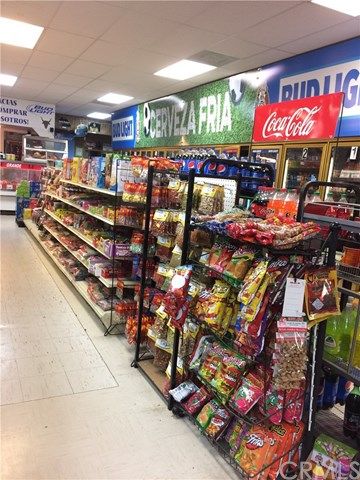 1220 W 9th St, Merced, CA 95341